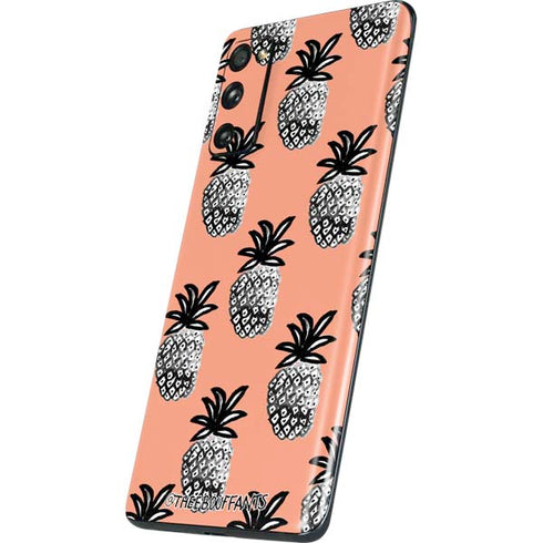 Bouffants and Broken Hearts Gray Scale Pineapple Galaxy S20 Fan Edition Skin
